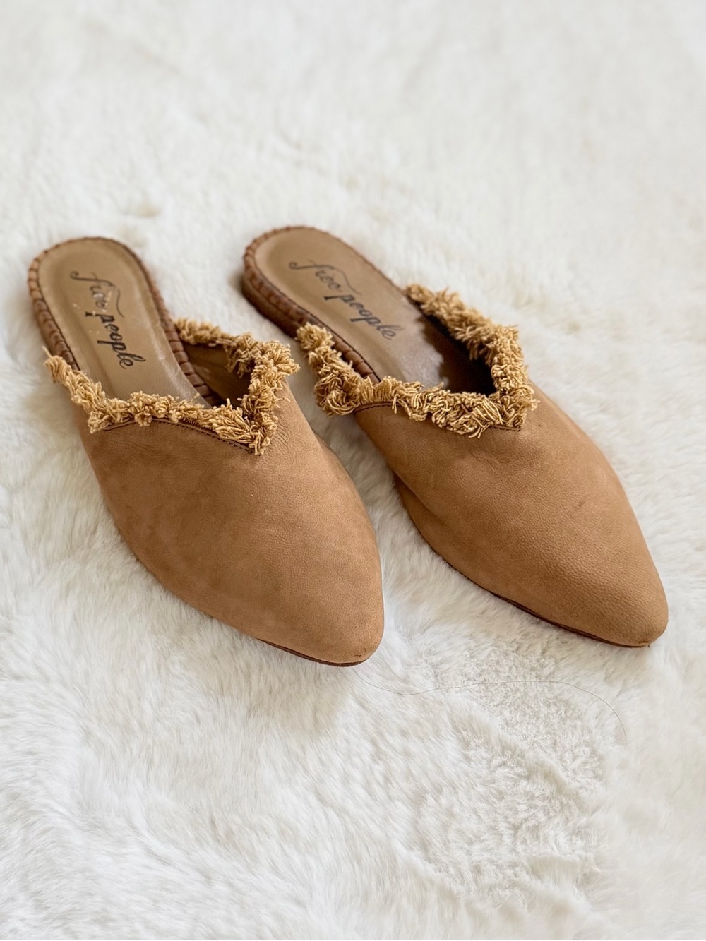 FREE PEOPLE 40 Newport Tan Caramel Fringe Suede Leather Mules Flats 9 9.5 10